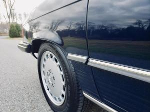 Mercedes-Benz 560 SL 1986 года  (NA)